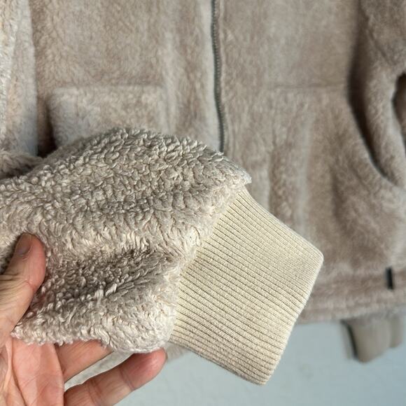 Billabong Teddy Faux Fur Full Zip Jacket Warm Cozy Fall Pockets Tan Winter Hygge - Picture 7 of 9